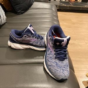 Brooks Ghost 11 Running Shoes Size 8.5